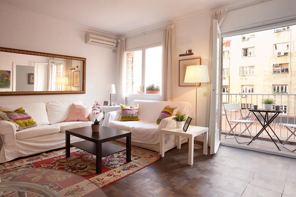 Letsgo Camp Nou Apartment Barcelona Exterior photo