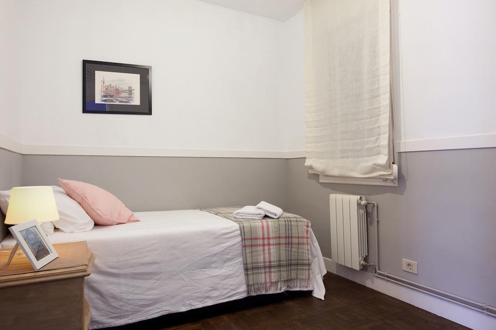 Letsgo Camp Nou Apartment Barcelona Exterior photo