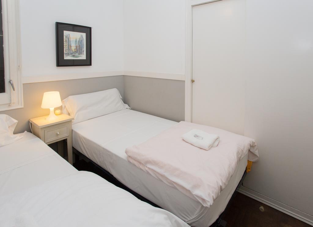 Letsgo Camp Nou Apartment Barcelona Exterior photo